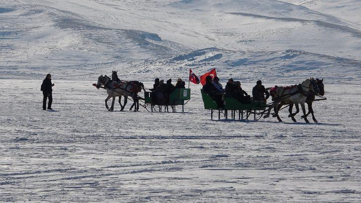 Çıldır Gölü misafirlerine rüya gibi bir tatil yaşatıyor! G2