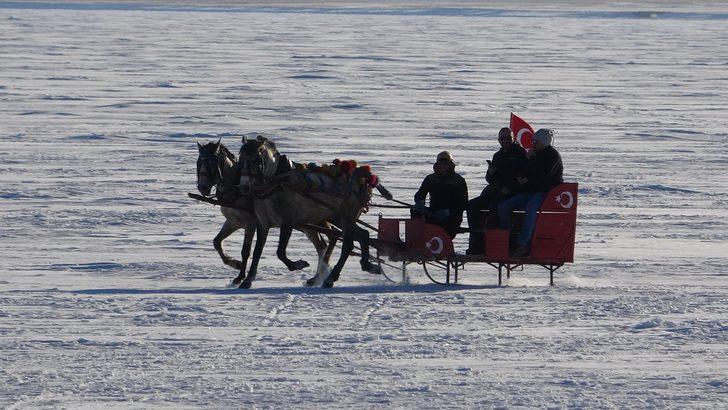 Çıldır Gölü misafirlerine rüya gibi bir tatil yaşatıyor! G5