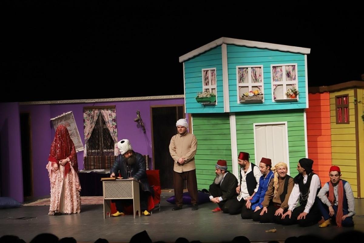 D&uuml;zce TSO tiyatro oyununda bir araya geldi