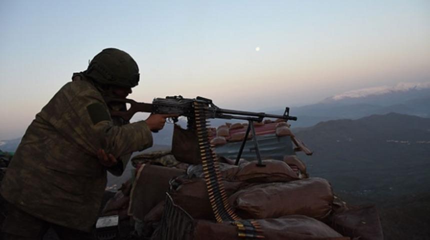 PKK'lı bir terörist daha güvenlik güçlerine teslim oldu