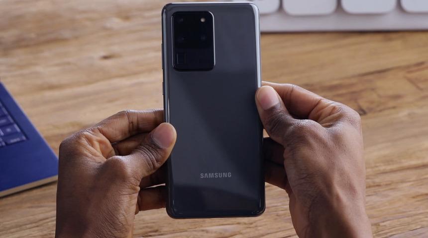 Galaxy S20 Ultra ilk güncellemeyi aldı