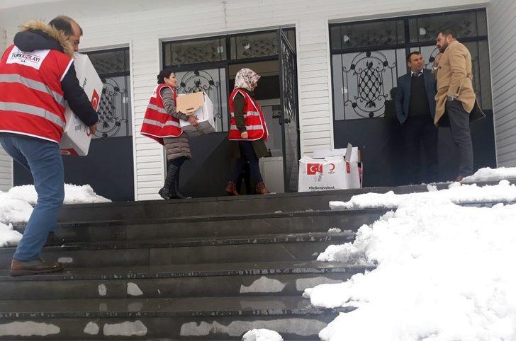 Kızılay’dan ihtiyaç sahibi öğrencilere giyim yardımı G5