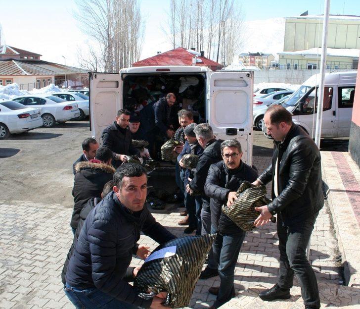 “Kardeşim Üşümesin” dediler, 700 kilometre yol yaparak Trabzon’dan Van’a gönül köprüsü kurdular. G1