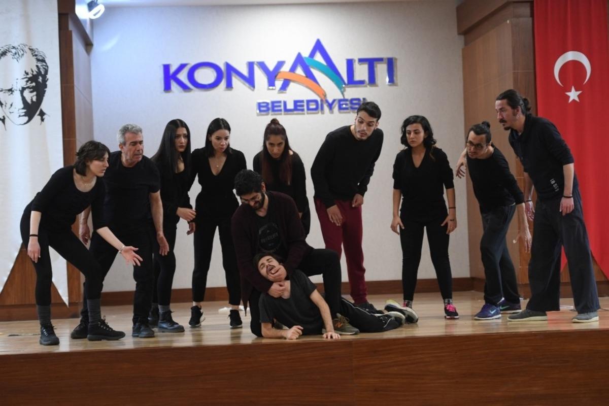 Konyaaltı Belediye Tiyatrosu, &ldquo;Kuvayi Milliye Destanı&rdquo; ile perdesini a&ccedil;acak