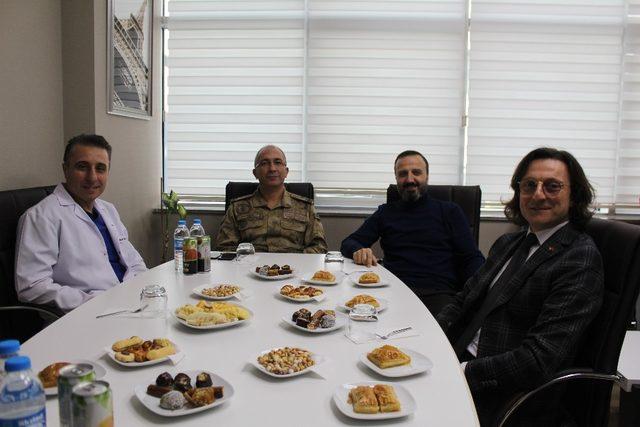 Trabzon İl Jandarma Komutanı Tuğgeneral Demir’den Özel İmperial Hastanesi yönetimine ziyaret