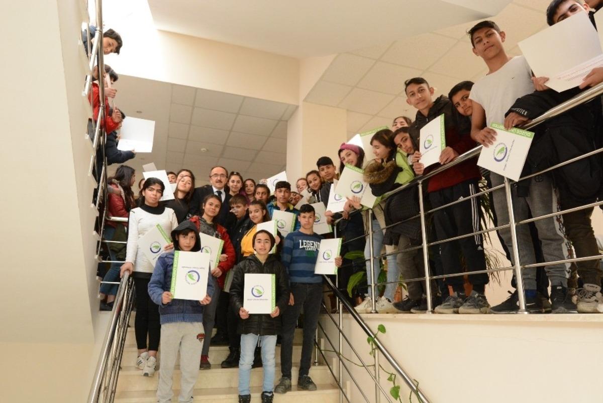 D&uuml;zce &Uuml;niversitesi D&uuml;zceli &ouml;ğrencileri ağırladı