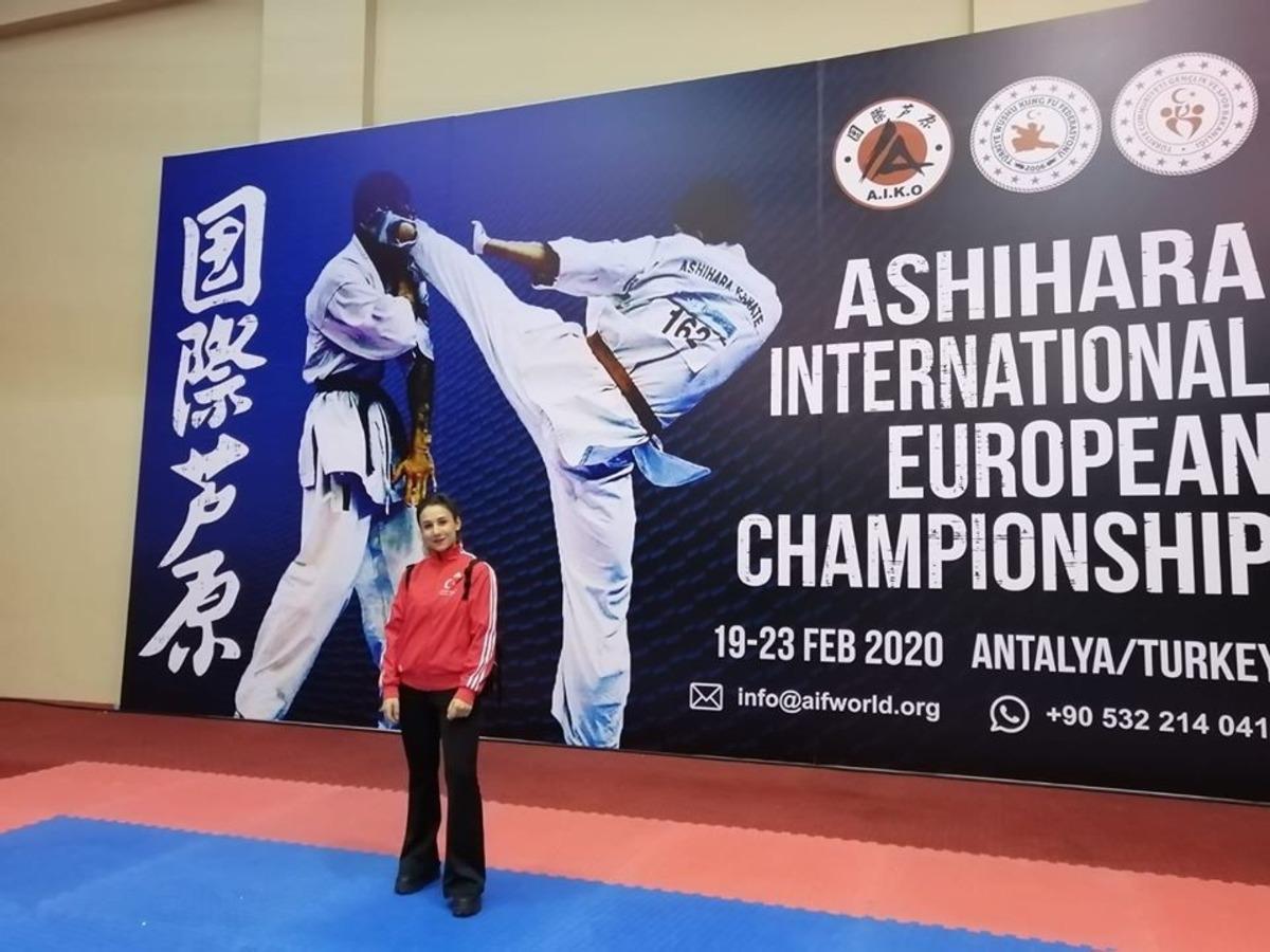 D&uuml;zce &Uuml;niversitesi &ouml;ğrencisi Delibal Avrupa Şampiyonu oldu