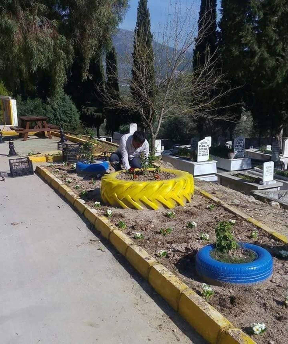 Mezarcılardan &rsquo;Petşişe değil, testi alın&rsquo; &ccedil;ağrısı