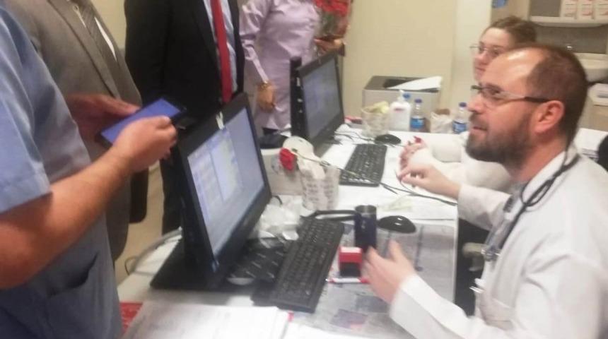 Başkan Özgür Yıldırım: "Sağlık çalışanlarını hedef gösteriyorsunuz"