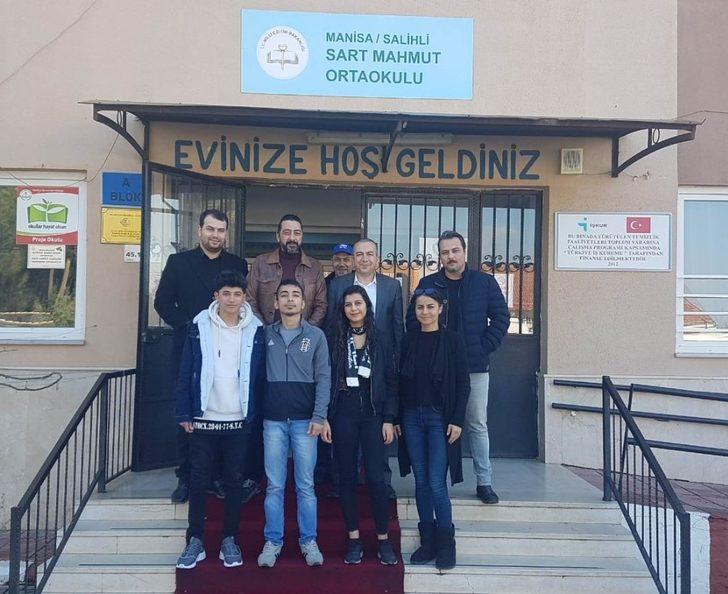 Beşiktaş taraftarlarından öğrencilere kitap bağışı G5