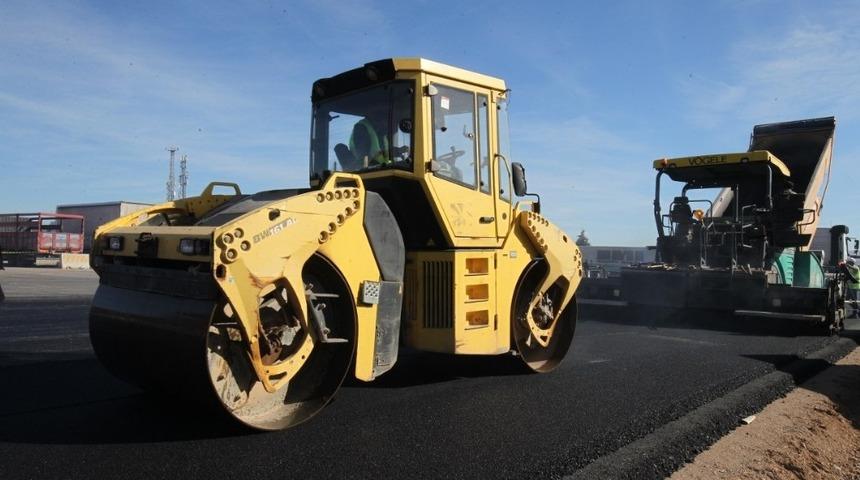 Kamyoncular garajı asfaltlanıyor