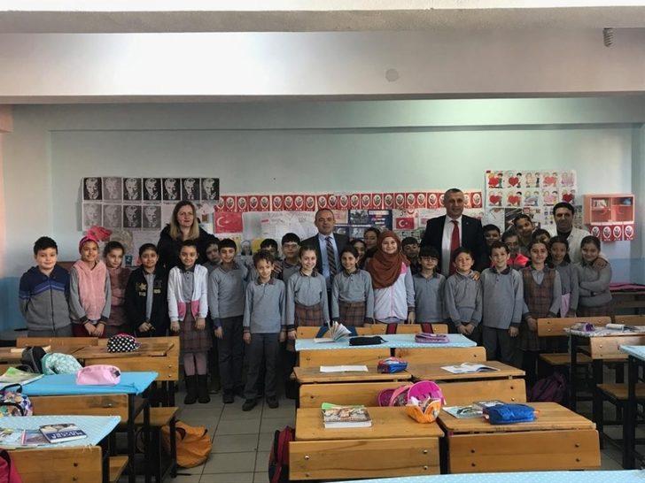 Kaymakam Öner, ilkokul öğrencileri ile kitap okudu G3