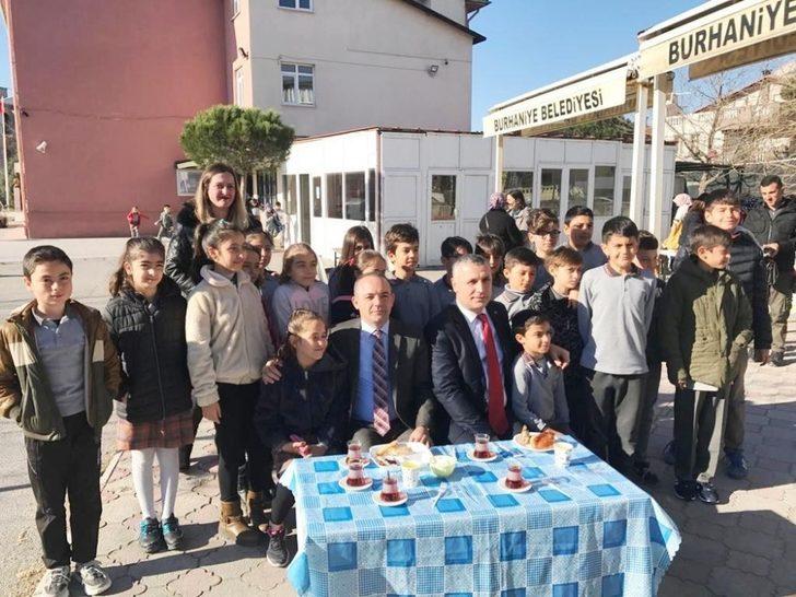 Kaymakam Öner, ilkokul öğrencileri ile kitap okudu G4