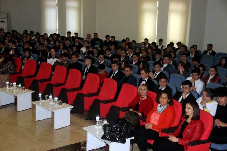 Erciyes Mesleki ve Teknik Anadolu Lisesi’nde bursiyer öğrenci mülakatı yapıldı G3