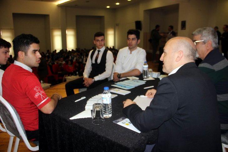Erciyes Mesleki ve Teknik Anadolu Lisesi’nde bursiyer öğrenci mülakatı yapıldı G4