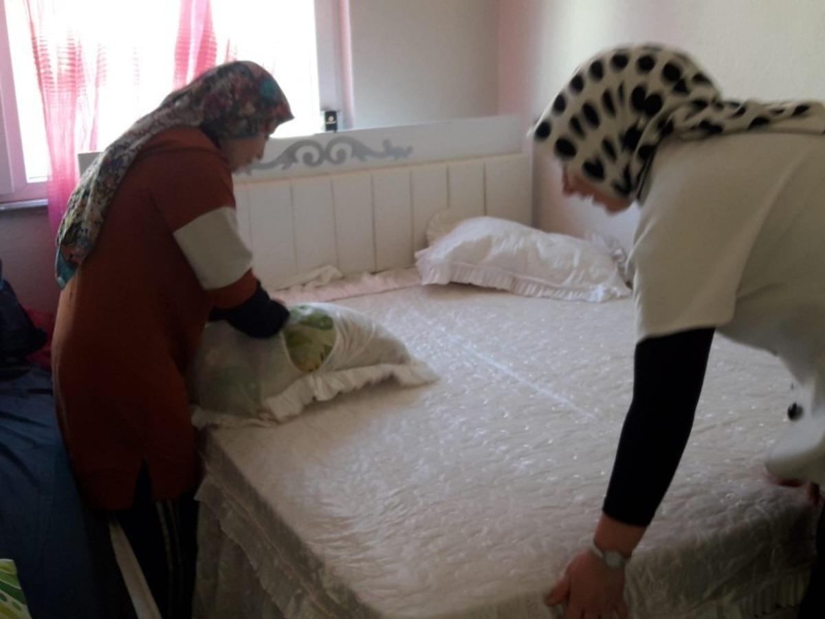 D&uuml;zce Belediyesinin ihtiya&ccedil; sahiplerine yardımları s&uuml;r&uuml;yor