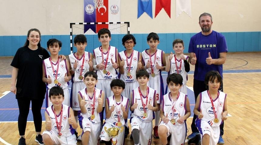 Finalli öğrenciler baskette İl birincisi oldu
