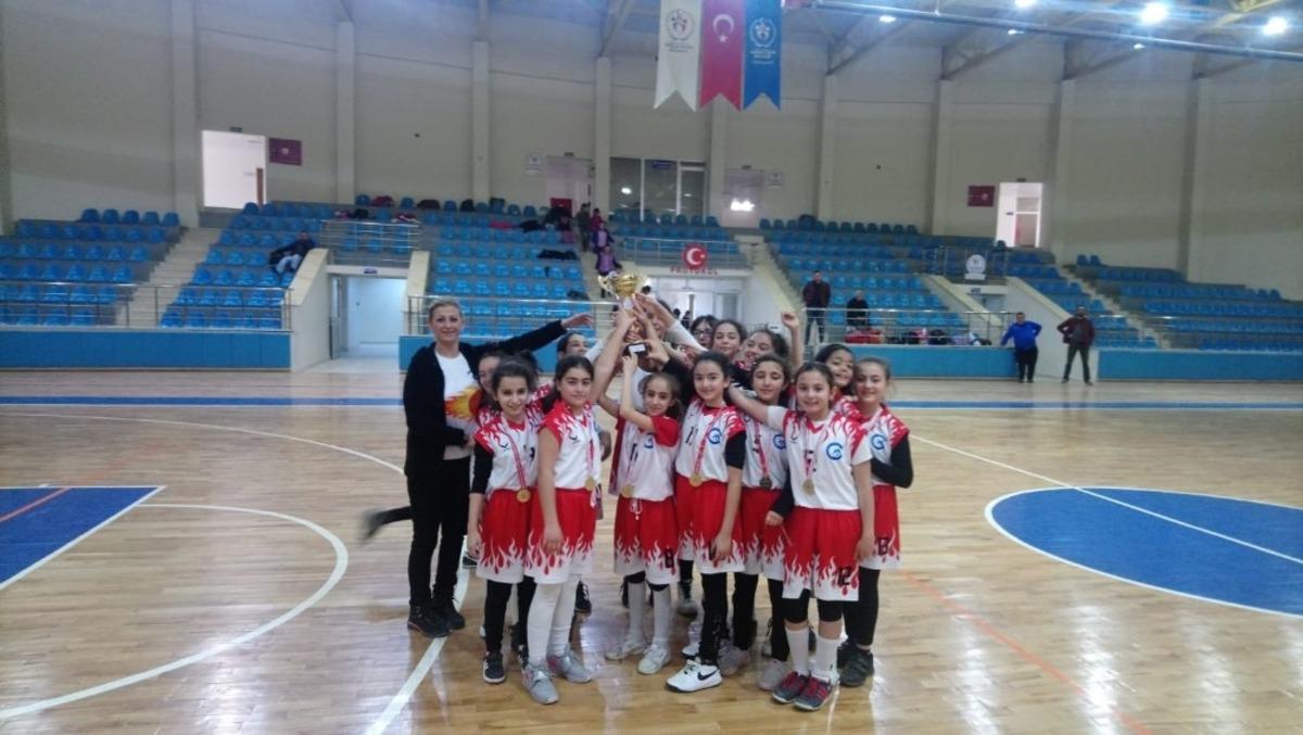 Malatya&rsquo;da basketbolun k&uuml;&ccedil;&uuml;k şampiyonları belli oldu