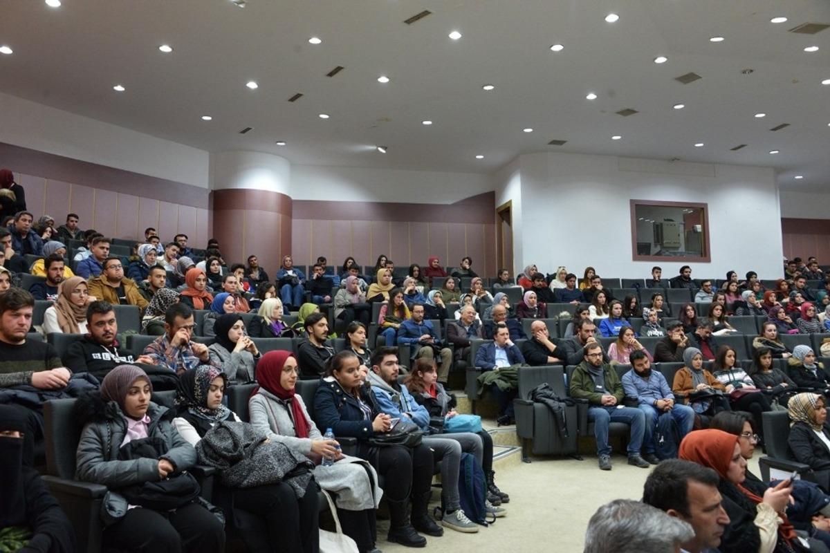 Sel&ccedil;uk&rsquo;ta &ldquo;Karabağ Meselesi ve Hocalı Soykırımı&rdquo; konferansı yapıldı