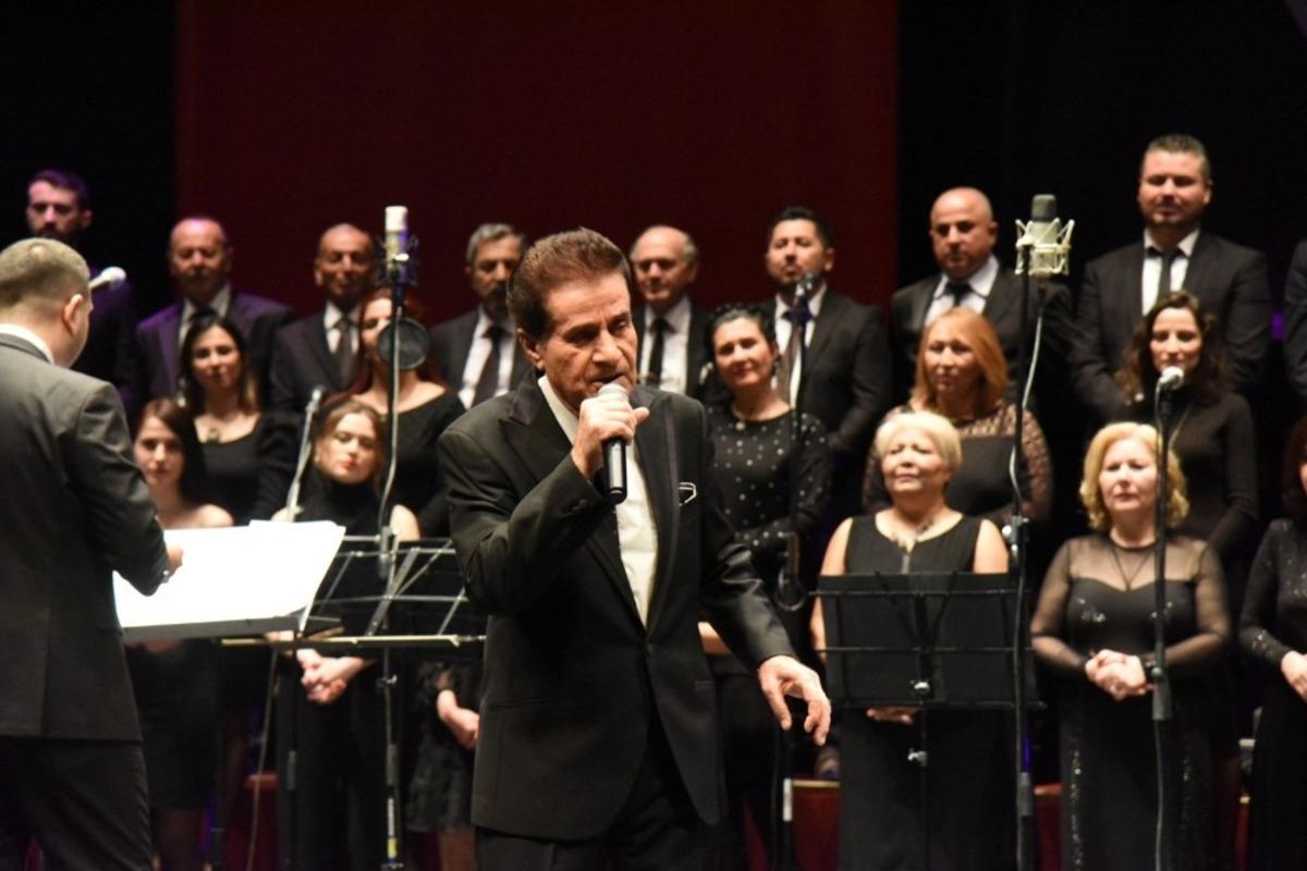 Zekai Tunca 50&rsquo;inci sanat yılını Bilecik&rsquo;te kutladı