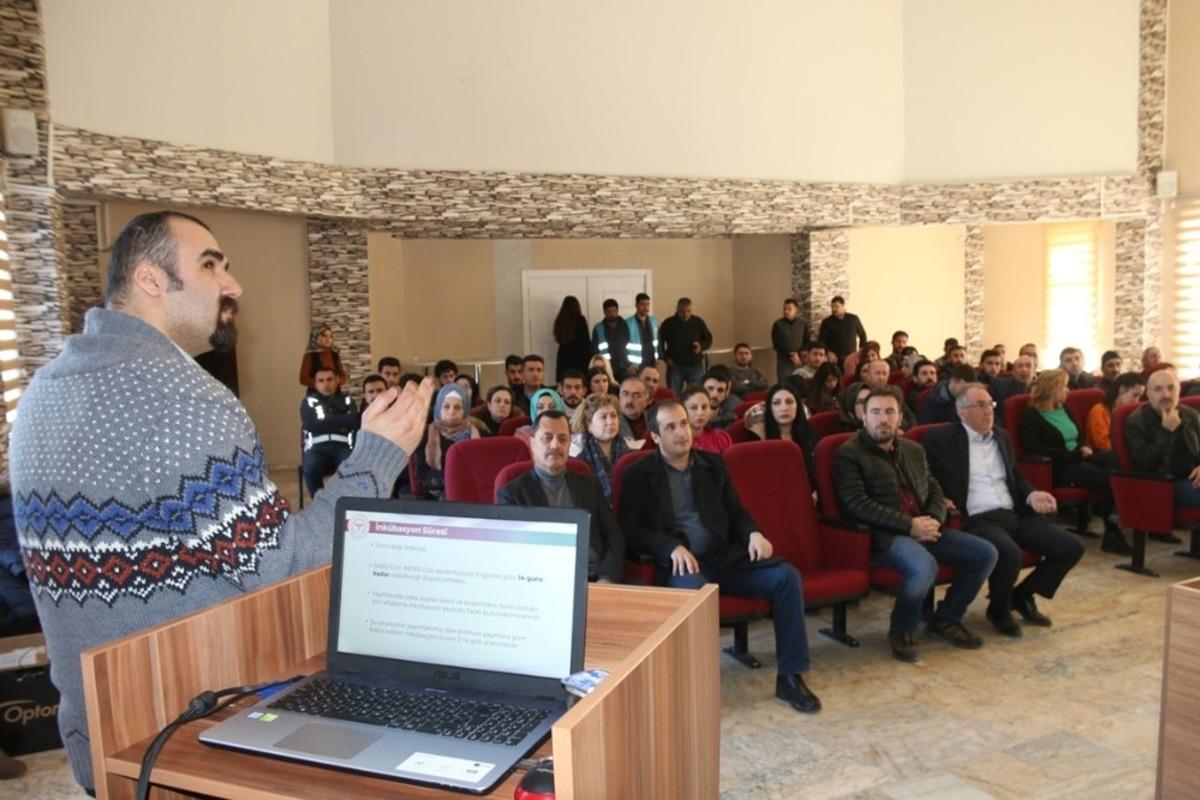 Edremit&rsquo;te belediye personeline &ldquo;korona vir&uuml;s&uuml;&rdquo; eğitimi