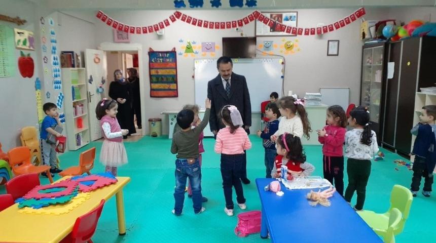 Vali Aktaş, Kur&rsquo;an kursunu ziyaret etti