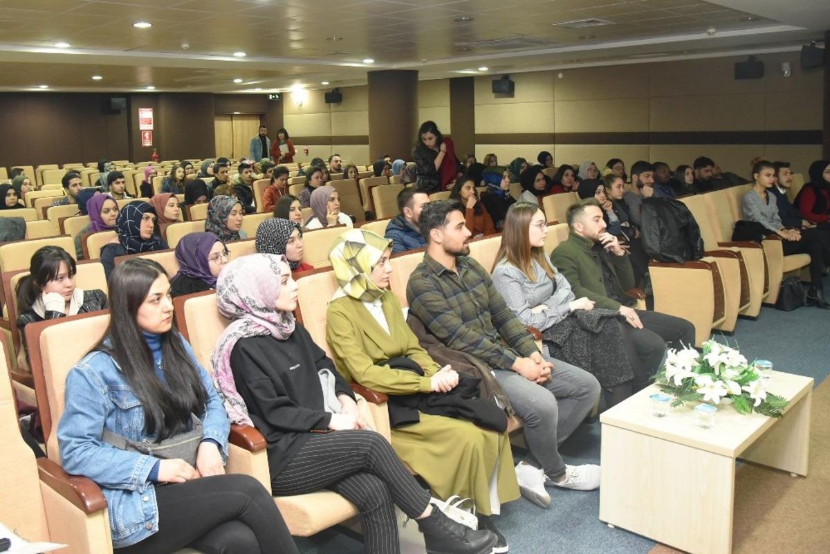 KM&Uuml;&rsquo;de İİBF &ouml;ğrencilerine kariyer t&uuml;yoları