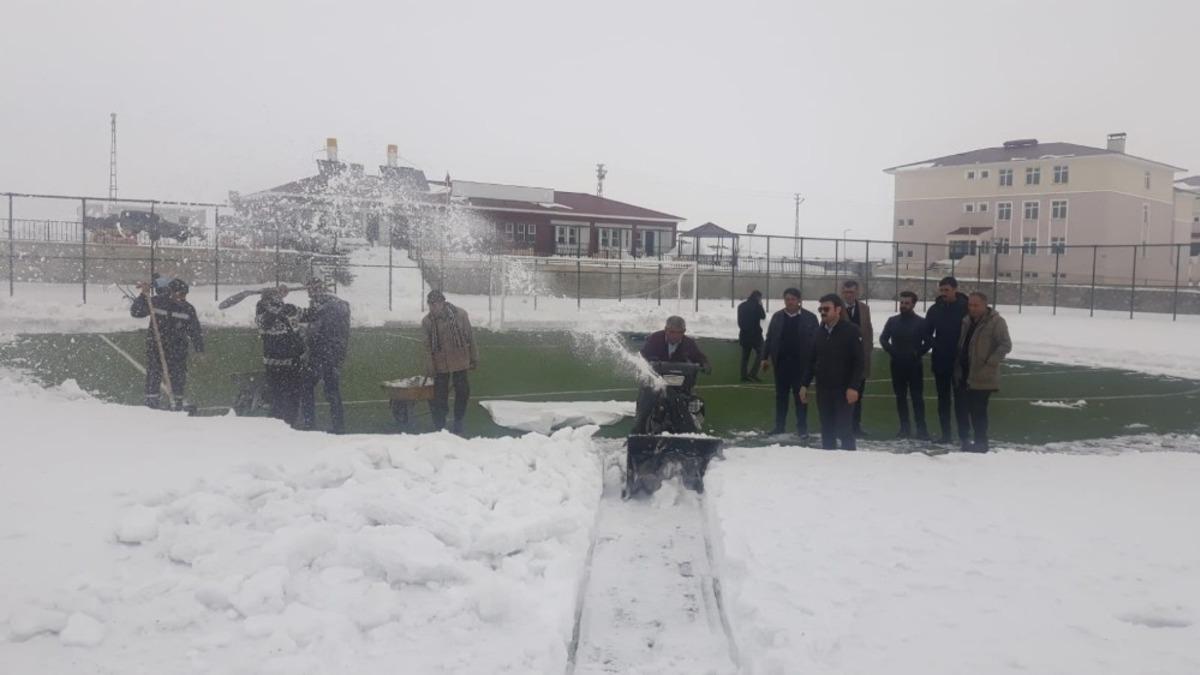 &Ccedil;aldıran belediyesinin kar mesaisi