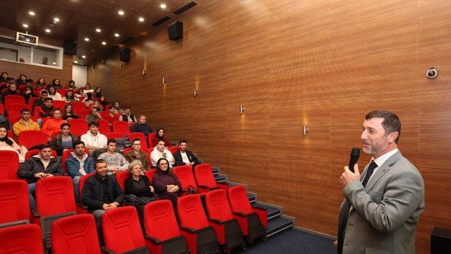 Gebze Belediyesi’nden stajyerler öğrencilere eğitim