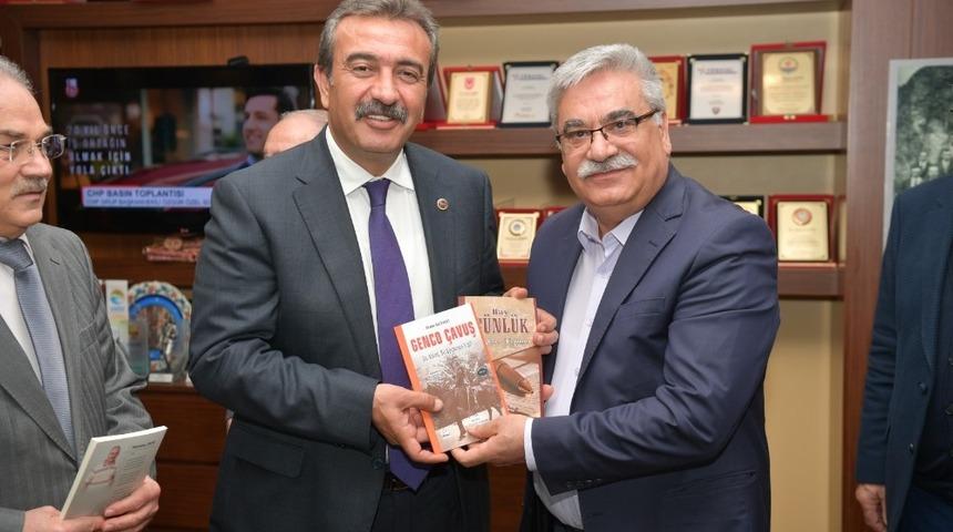 Çetin: "Yazar ve şairlerimizin destekçisi olacağız"
