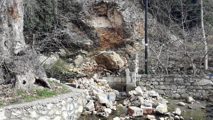 700 yıllık çeşme yerle bir oldu G3