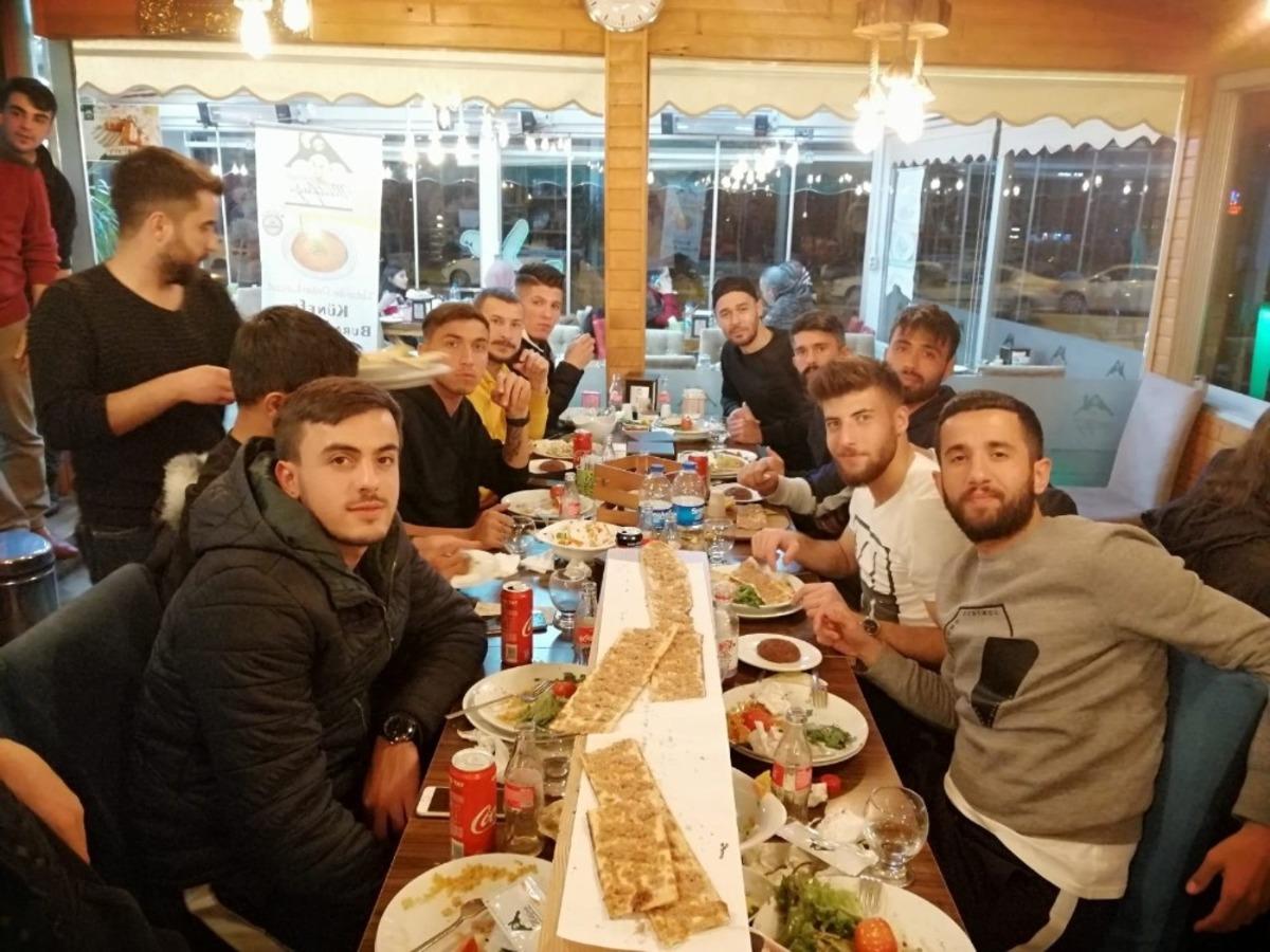 Isparta 32 Sporlular, moral yemeğinde buluştu