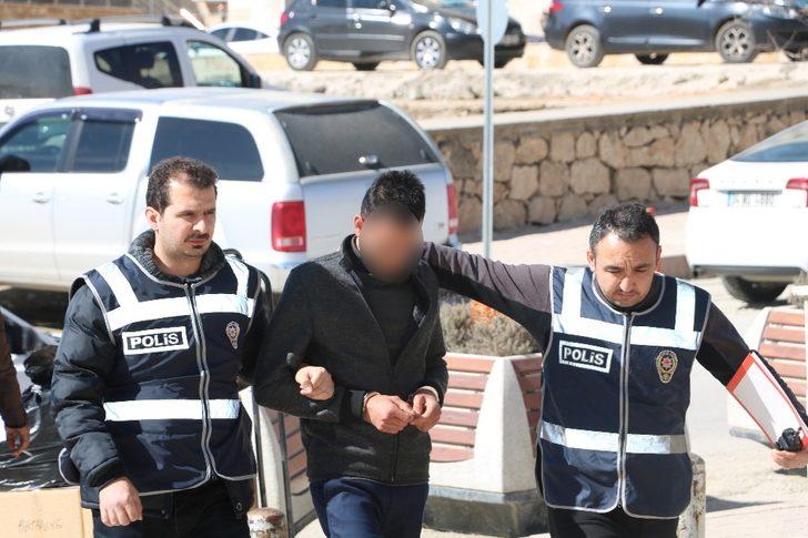 Abdest alan şahsın 4 bin 400 TL’sini çalan şüpheli yakalandı G1