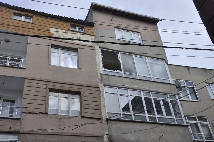 Çatı parça parça uçtu G1