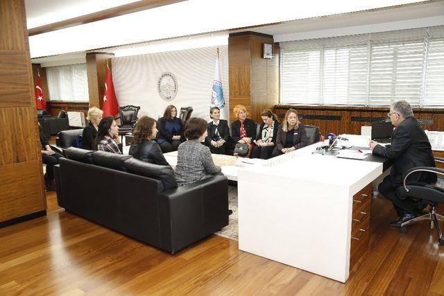 KADİGER Genel Başkanı Emine Erdem Başkan Büyükkılıç’ı ziyaret etti.