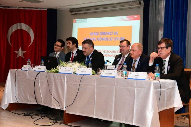 Rektör Çomaklı, mezun olduğu üniversitede düzenlenen panelin oturum başkanlığını yaptı G2