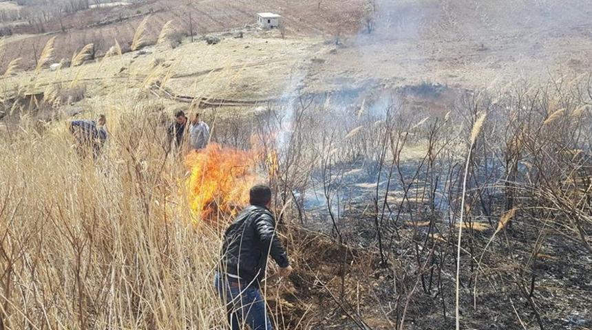 Tut&rsquo;ta otluk alanda yangın &ccedil;ıktı