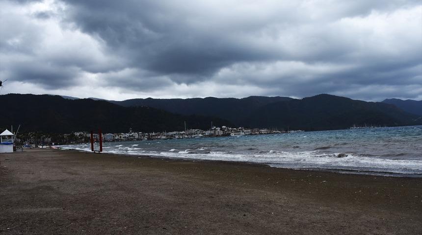 G&Uuml;NCELLEME - Akdeniz'de 4,3 b&uuml;y&uuml;kl&uuml;ğ&uuml;nde deprem