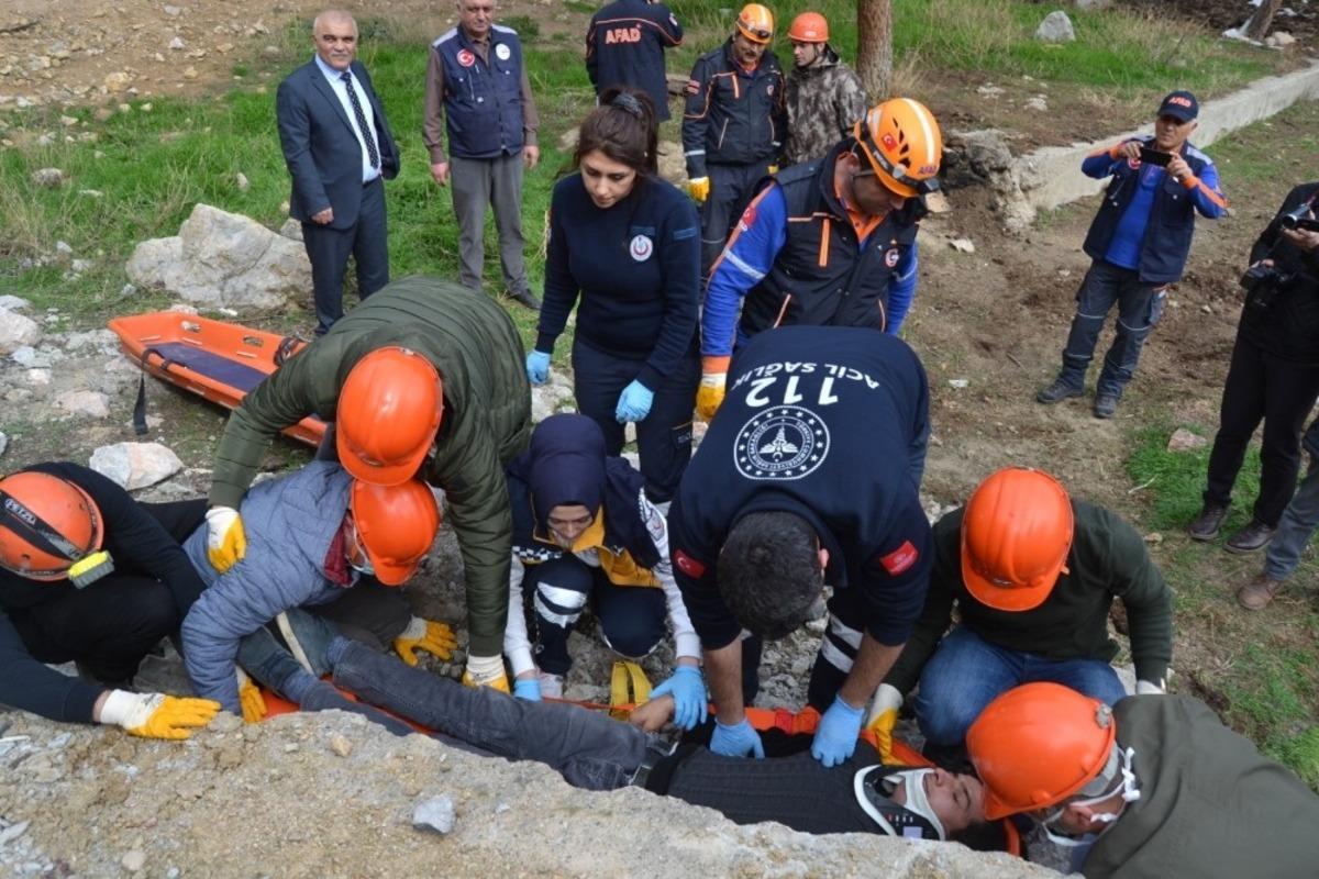Arama ve kurtarma tatbikatı ger&ccedil;eğini aratmadı
