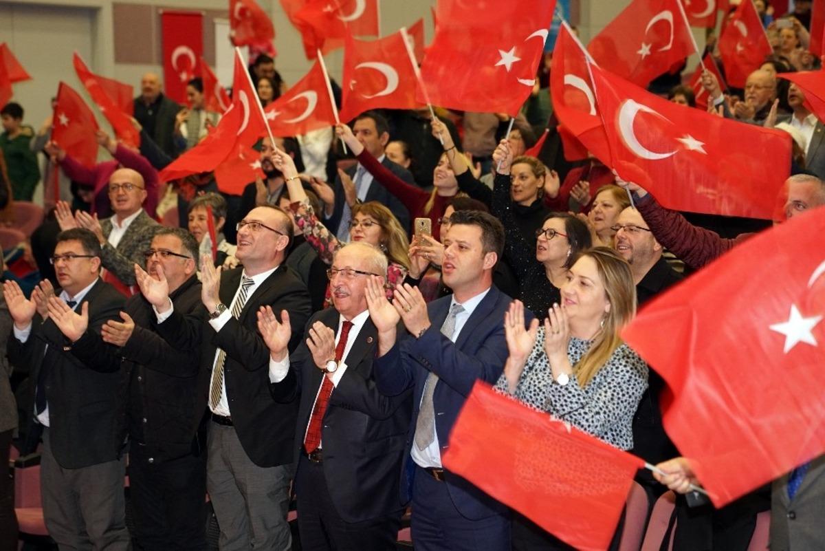 Senfonik Destan konseri izleyenleri b&uuml;y&uuml;ledi