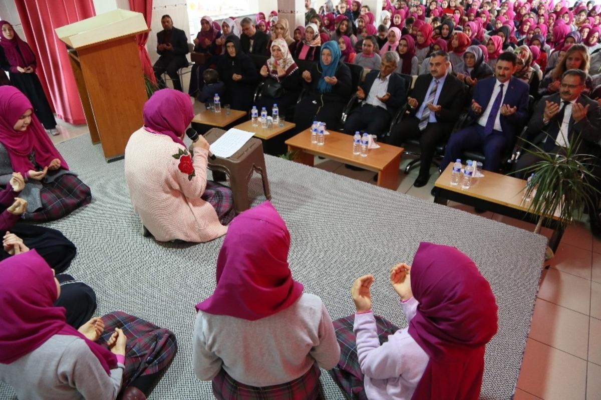 Develi Nevzer Er&ccedil;iş İmamhatip Ortaokulunda Regaip Kandili programı yapıldı