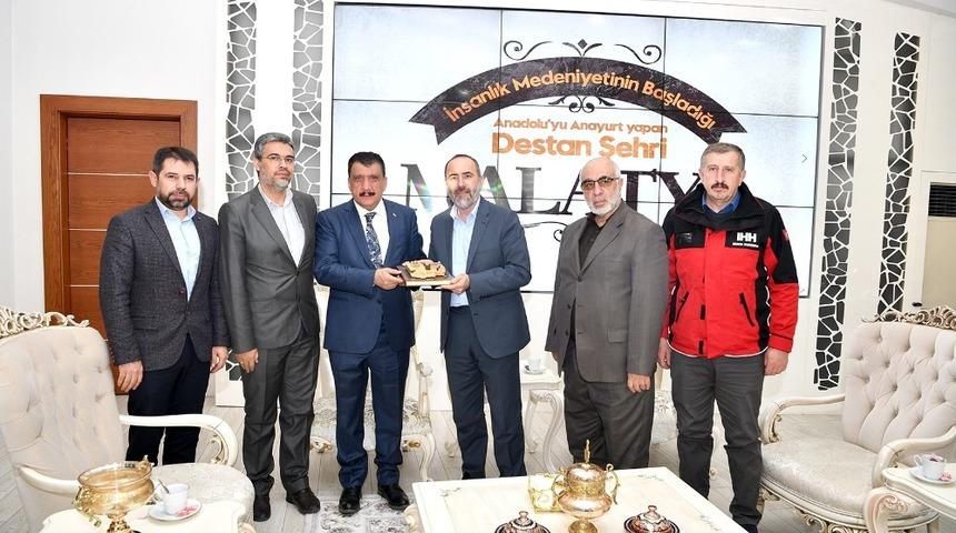 Başkan Gürkan’a geçmiş olsun ziyaretleri