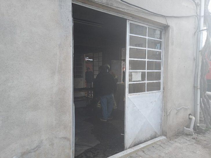 Bursa’da mobilya atölyesinde yangın G2