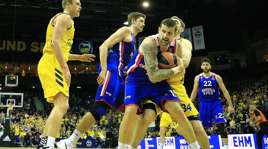 ALBA Berlin 86 - 99 Anadolu Efes