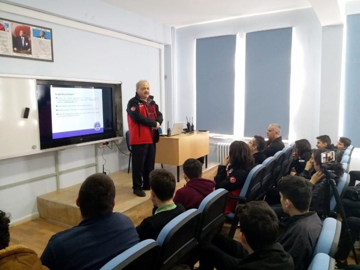 SAKRAD&rsquo;dan lise &ouml;ğrencilerine amat&ouml;r telsizcilik eğitimi