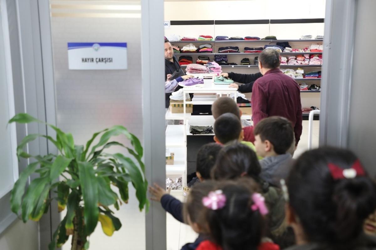 &ldquo;Hayır yapmak g&ouml;n&uuml;lden g&ouml;n&uuml;le k&ouml;pr&uuml; kurmaktır"