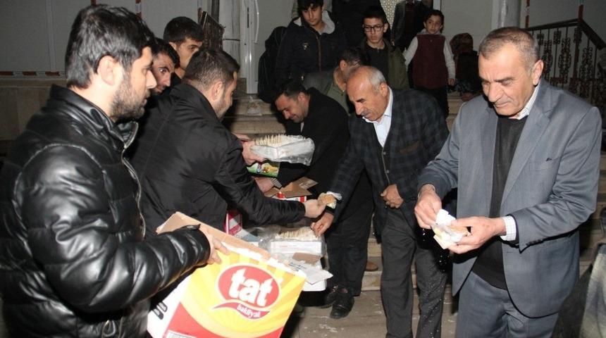 Bismil Belediyesi kandil geleneklerini s&uuml;rd&uuml;r&uuml;yor