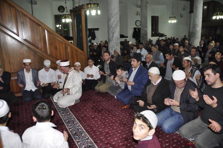 Afyonkarahisar’da Regaip Kandili huşu içerisinde idrak edildi G1