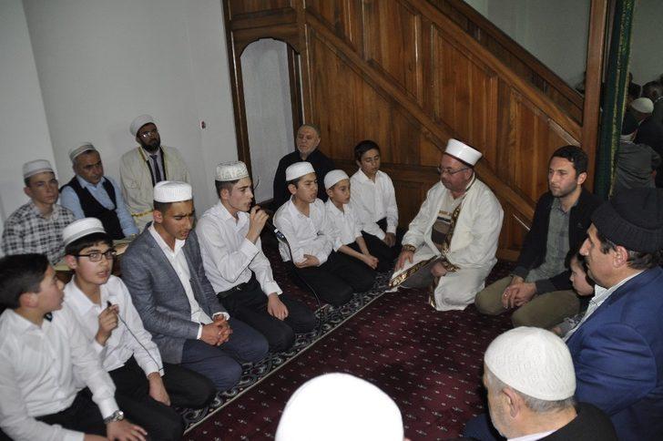 Afyonkarahisar’da Regaip Kandili huşu içerisinde idrak edildi G2