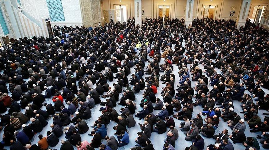 Diyanet'ten Cuma hutbesi: Hak uğruna m&uuml;cadelemiz, birlik beraberlik ruhumuz